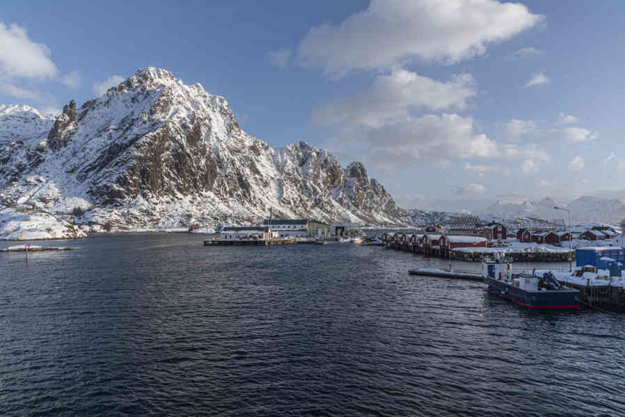 Noruega - islas Lofoten 009 - Svolvaer - Svinoya.jpg